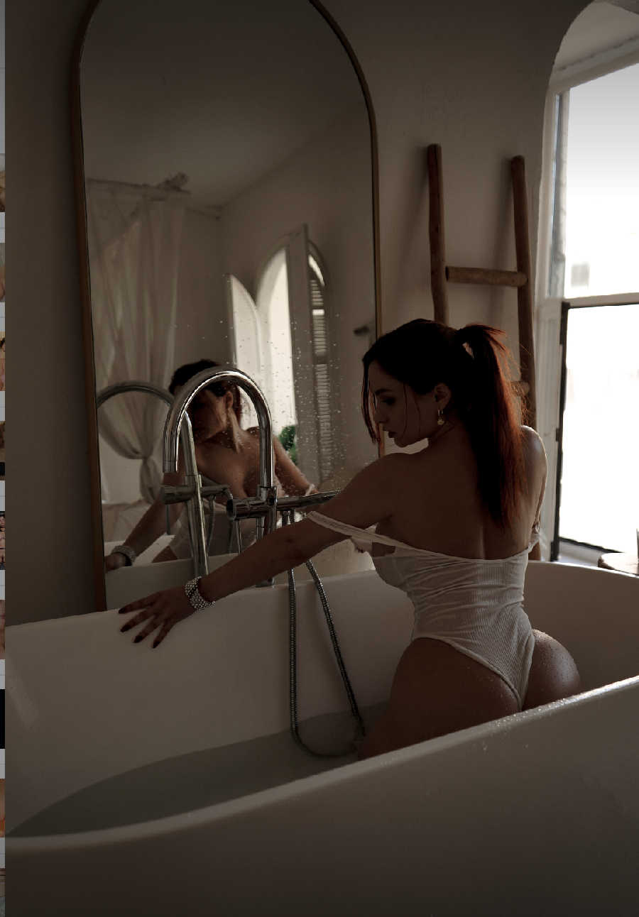 A playful frame from Miranda Faith nude — online in Victoria de Durango