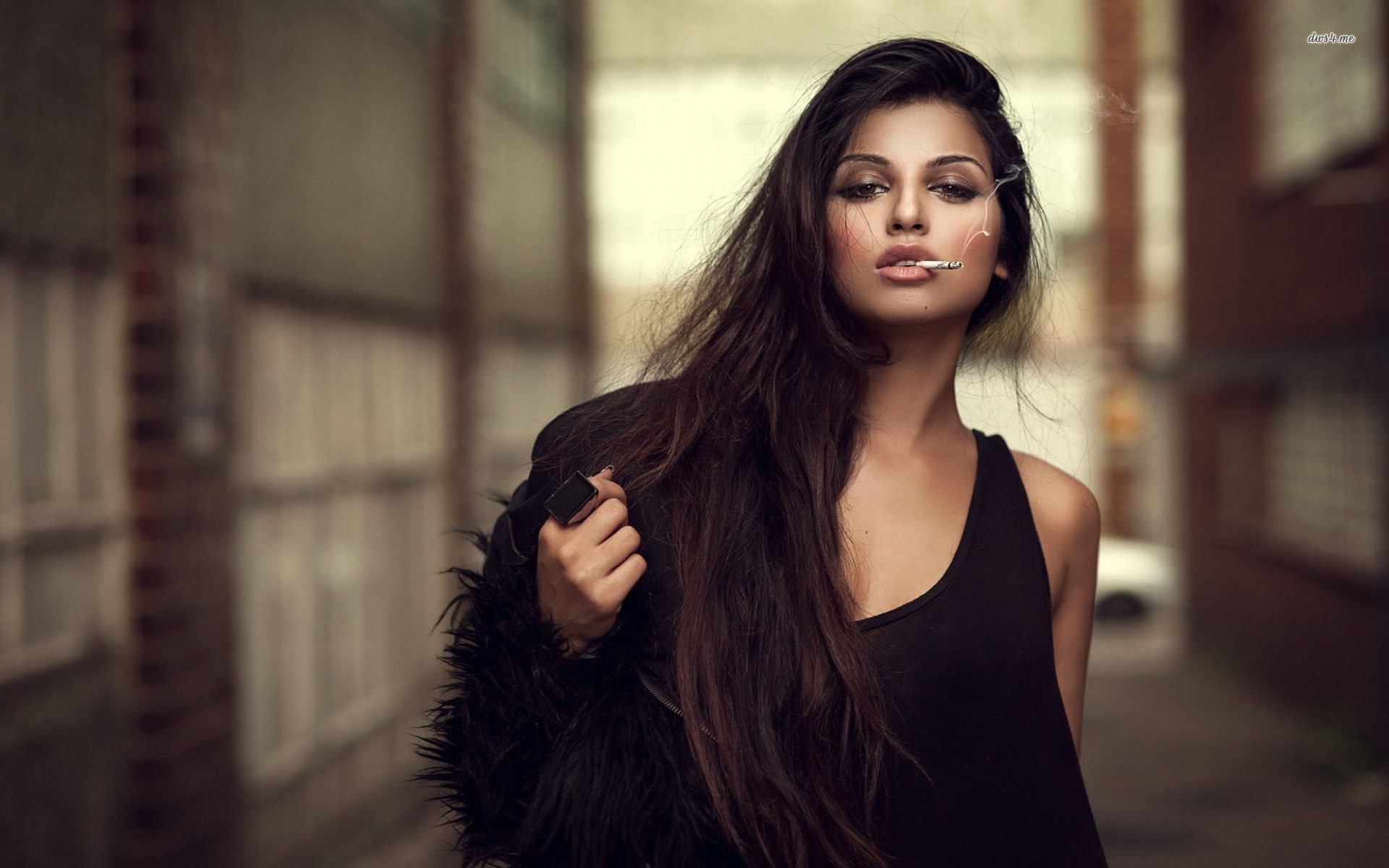 A playful frame from Sassy girls — online in Victoria de Durango