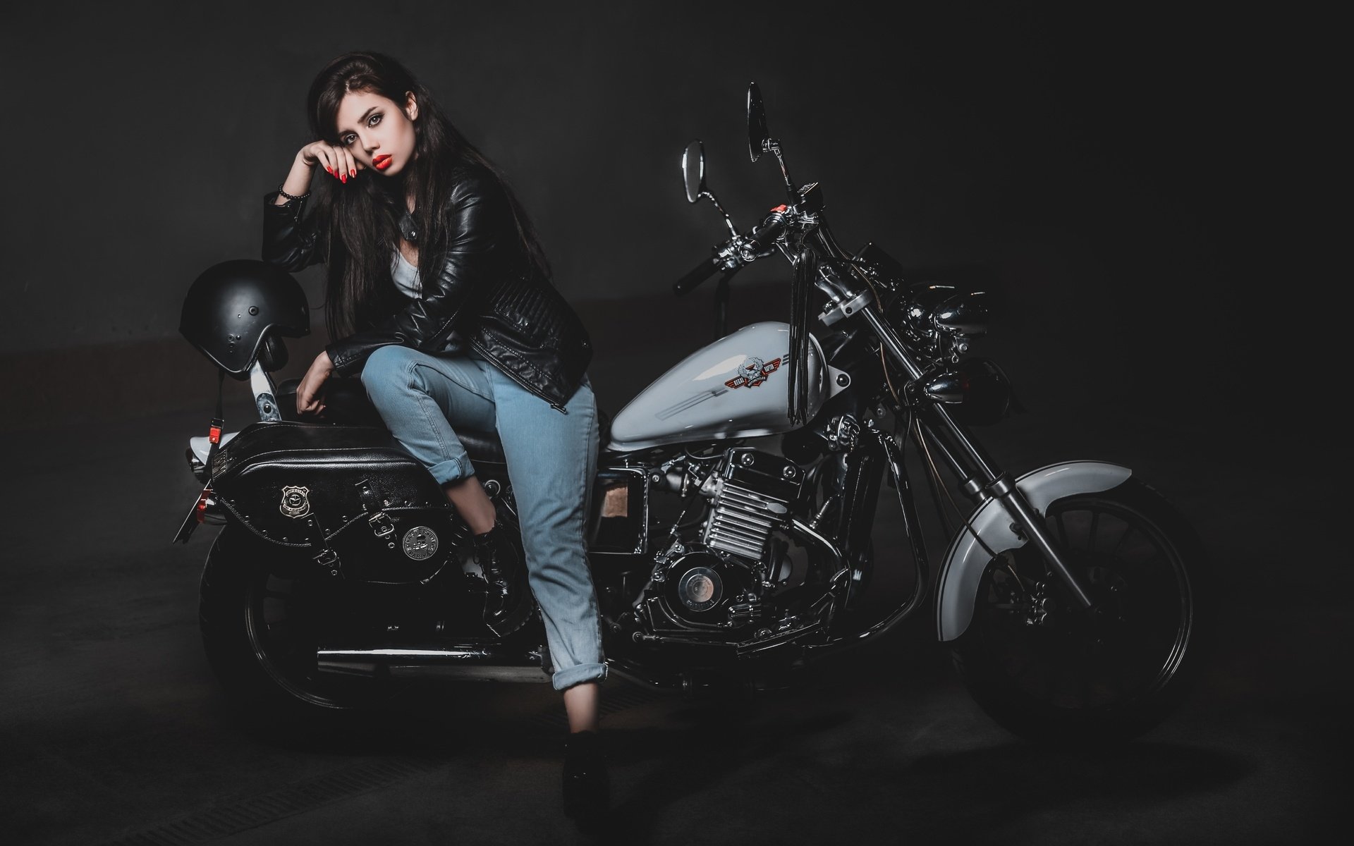 Biker girls: style and drive brings the glow — live moments in Victoria de Durango
