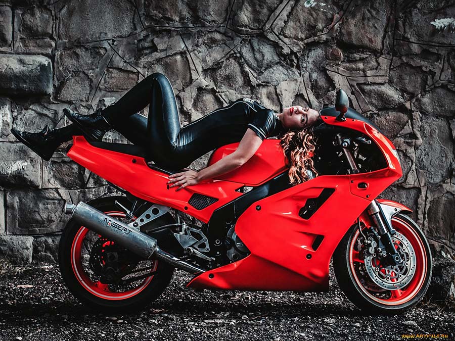 Beautiful girl Beautiful girls and motorcycles in Victoria de Durango