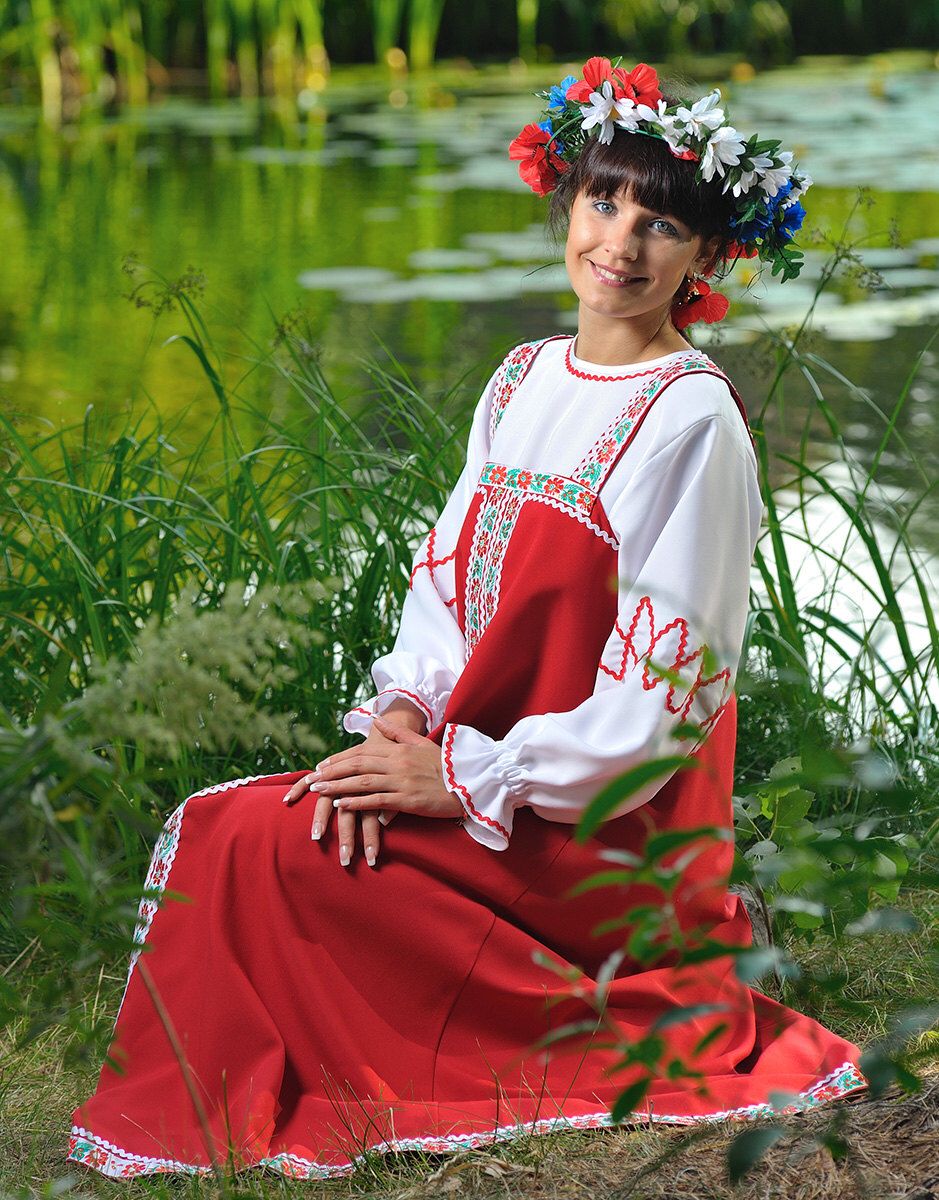 Beautiful girl Girls in Slavic costumes in Victoria de Durango